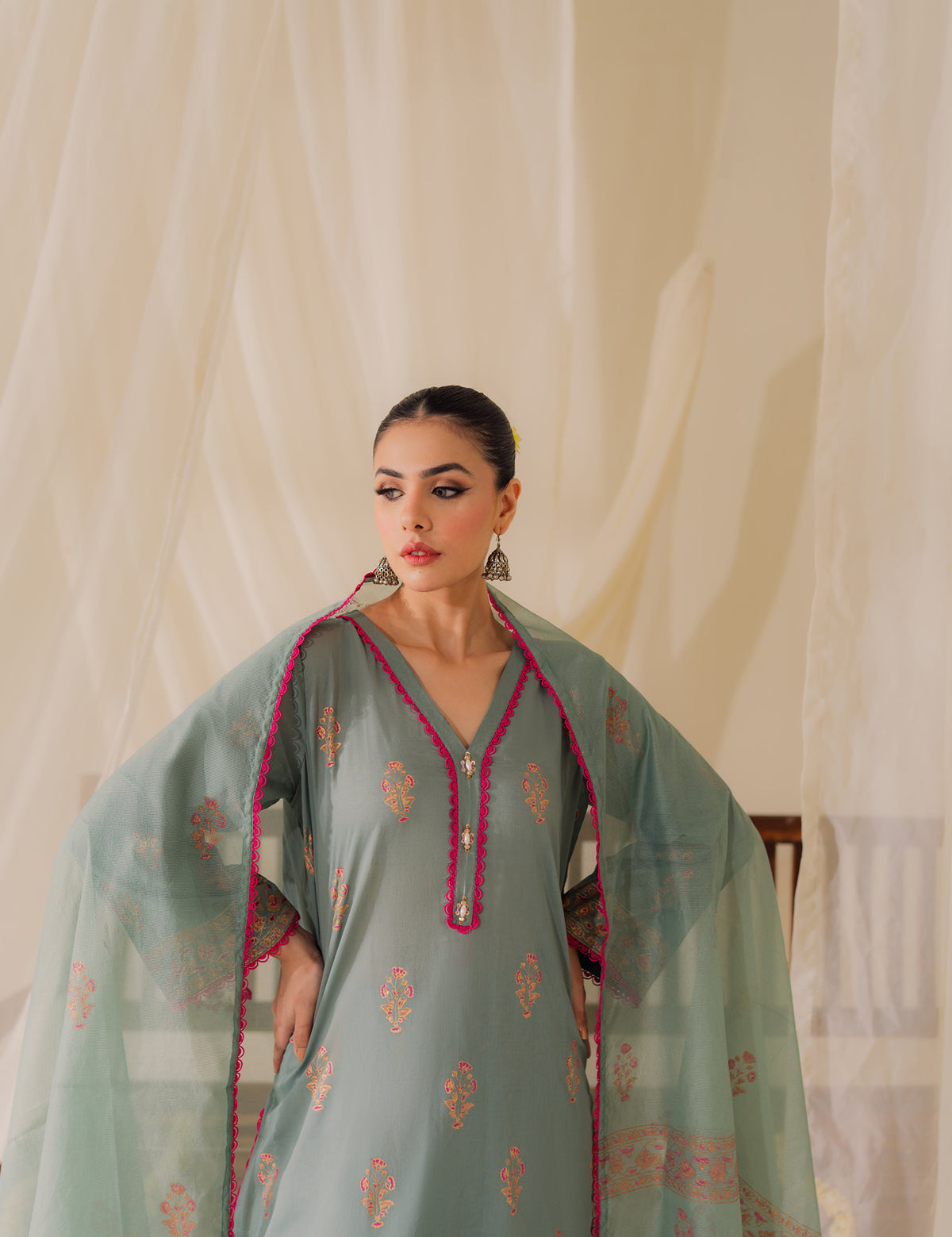 Mahnosh-1239.jpg